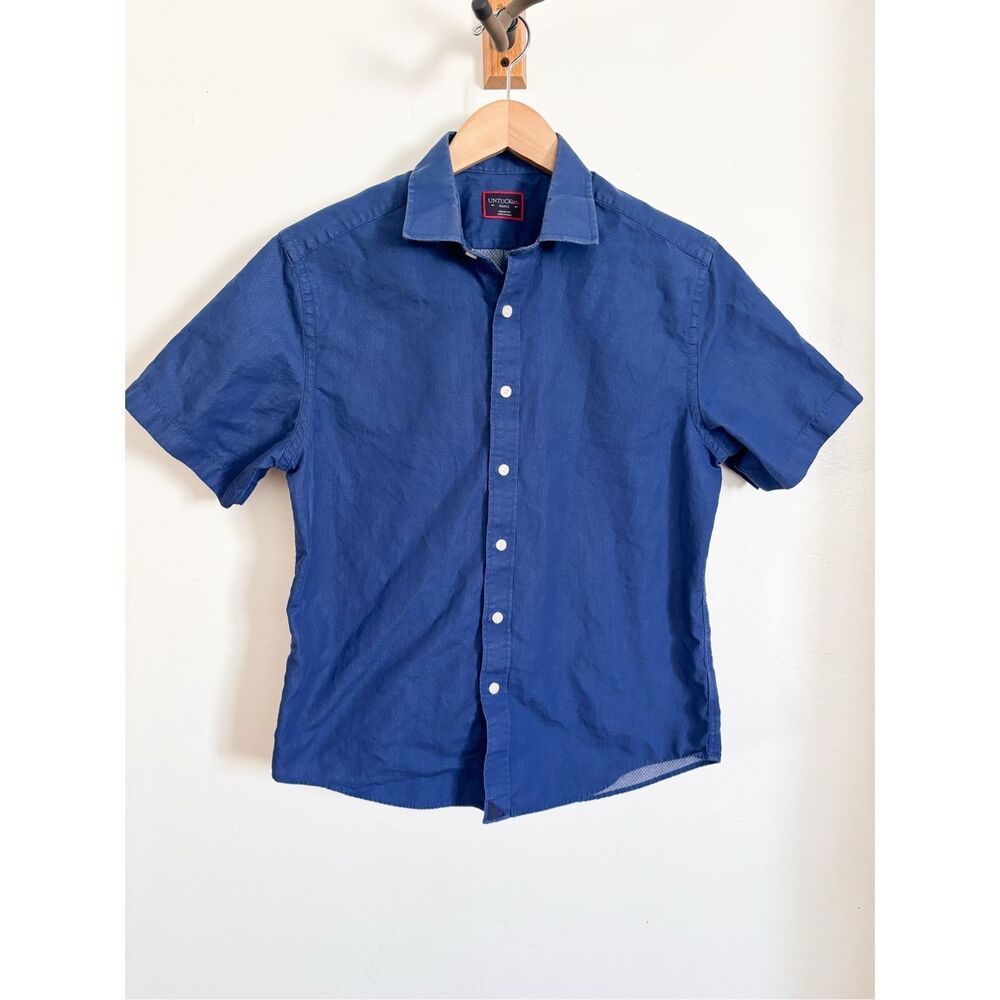 Untuckit button down shirt size small